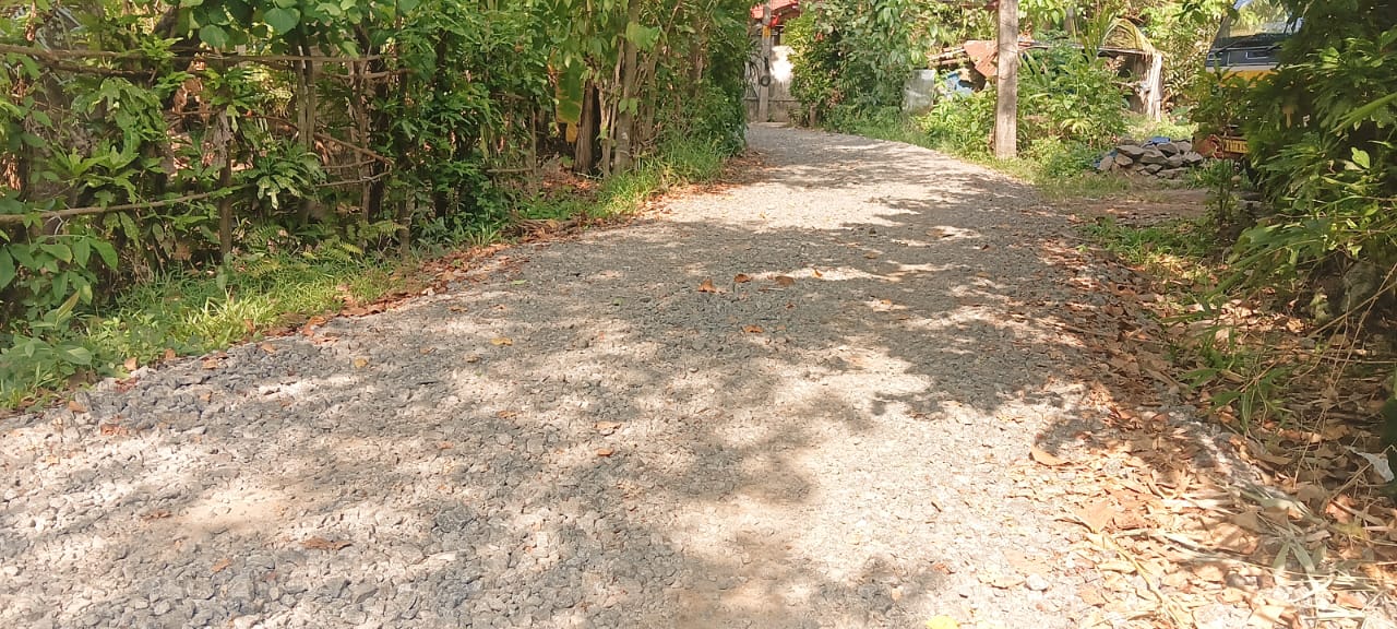 കഴിഞ്ഞ പത്ത് വർഷത്തിലേറെയായി ശാപമോക്ഷം കാത്ത് കിടക്കുന്ന ഒരു റോഡ്